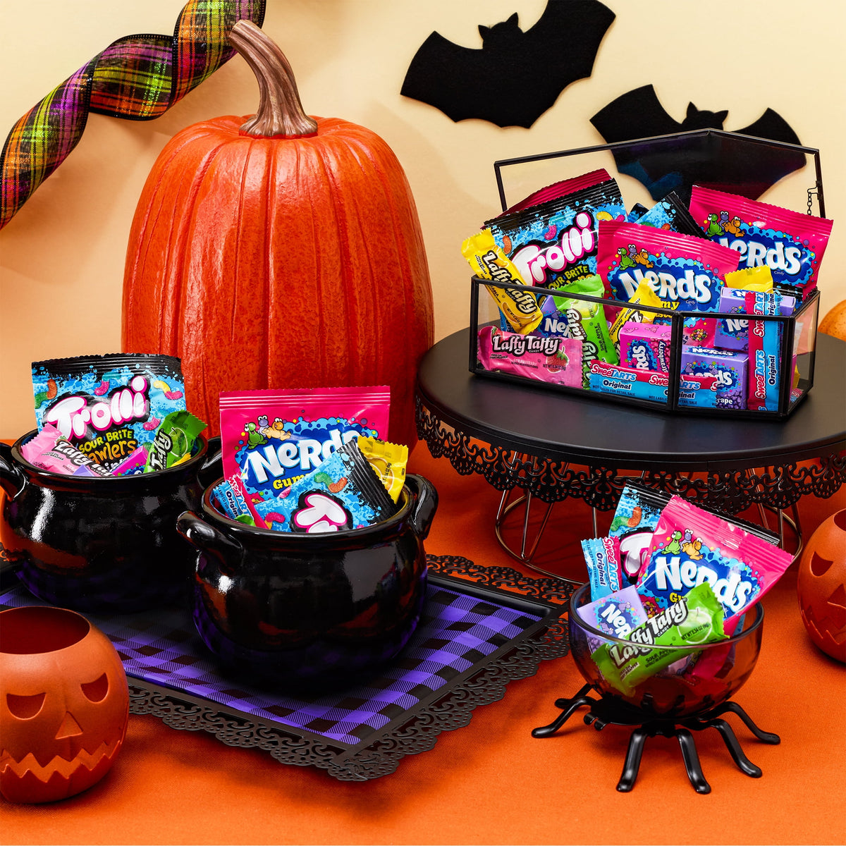 Nerds Core Winners Halloween Trick-or-Treat Variety Bag, NERDS Gummy Clusters, SweeTARTS, Trolli, Laffy Taffy, and NERDS Original, 95 Pieces, 32.71 Ounces