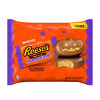 REESE'S Milk Chocolate Snack Size Peanut Butter Pumpkins, Halloween Candy Jumbo Bag