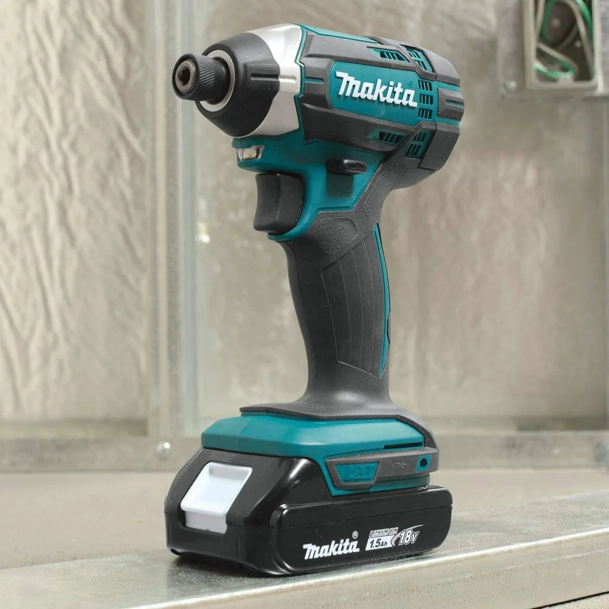 Makita 18V LXT Lithium-Ion 2-Piece Cordless Combo Kit With 1.5 Ah Batteries - CT225SYX