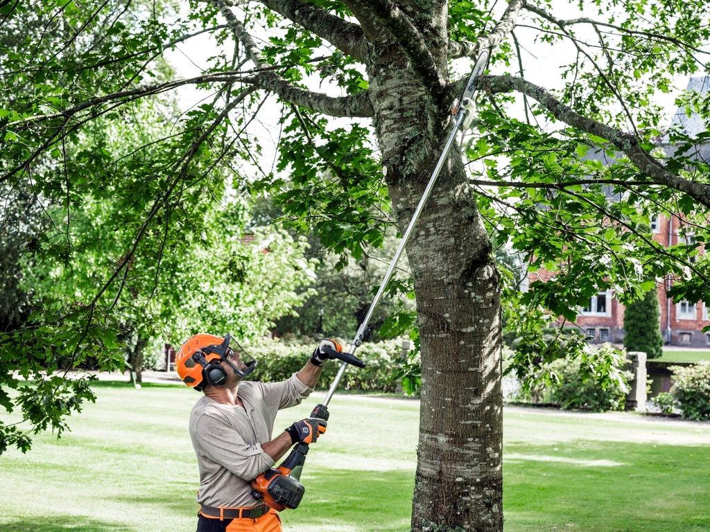 Husqvarna Straight Shaft Gas String Trimmer, 28-cc 2-Cycle, 20-in - 330LK 970545001